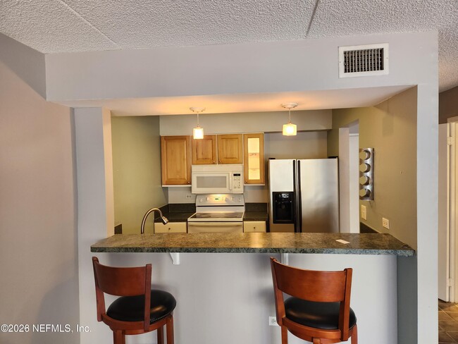 Building Photo - 222 14th Ave N Unit 111