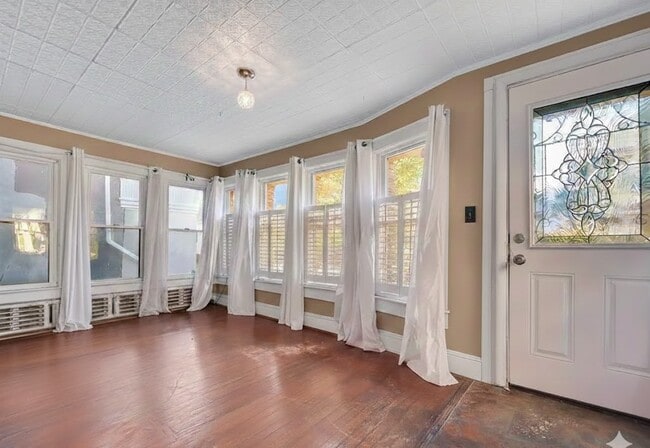 Photo - 227 Stephen Ave