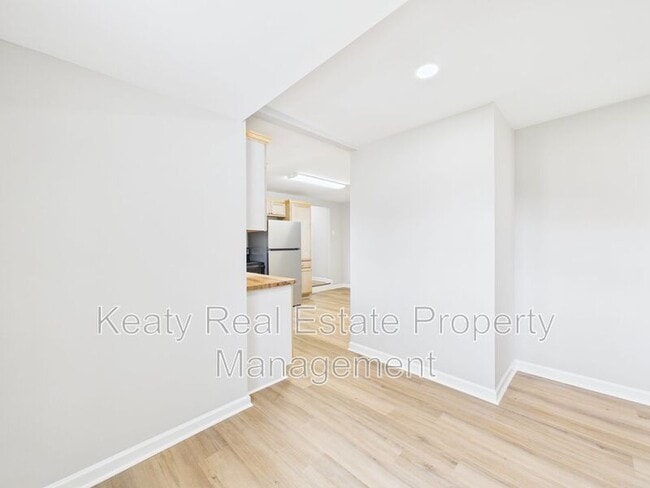 Photo - 908 St Charles St