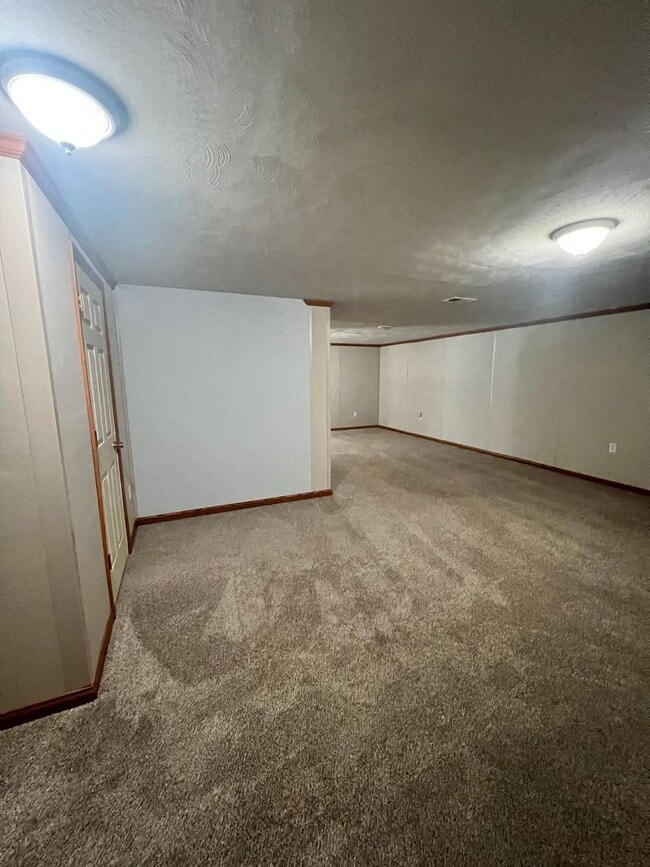 Photo - Basement apartment