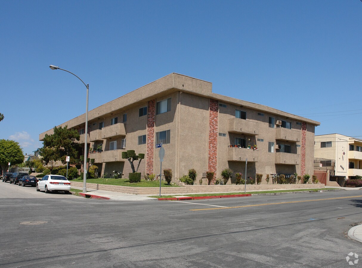400 N Serrano Ave - 400 N Serrano Ave