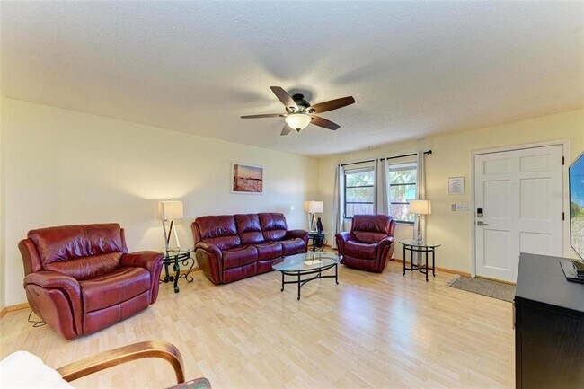 Photo - 401 Shore Rd