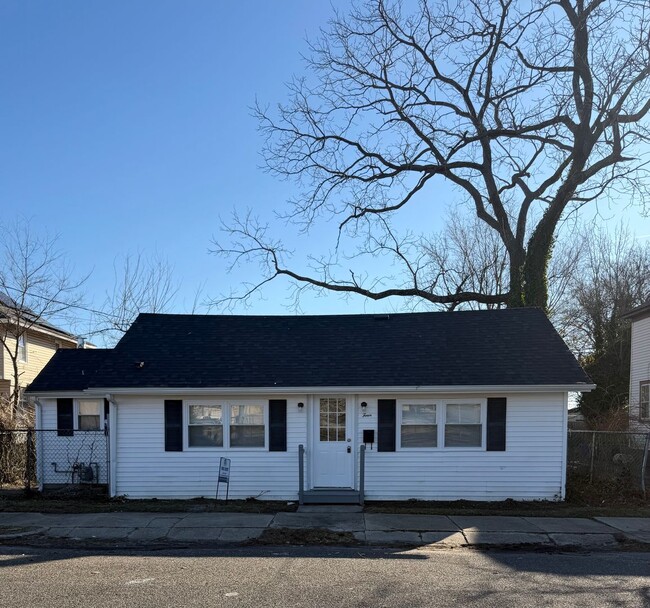 Building Photo - Newly Renovated 2-Bedroom, 1-Bath Single Family Home for Rent!