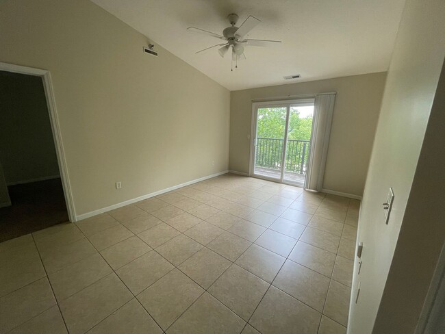 Photo - 440 S Chauncey Ave Apartamento Unidad 2 Bedroom Discounted Pricing