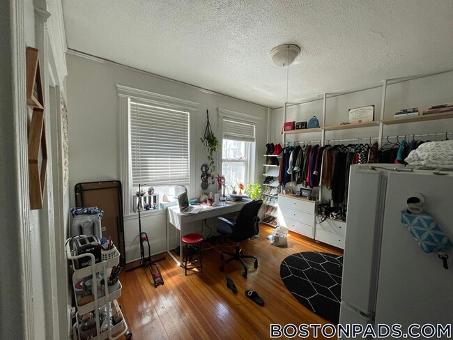 Photo - 64 Hemenway St Unidad 9