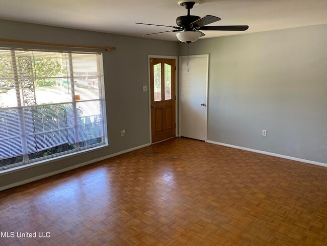 Photo - 2504 Middlecoff Dr