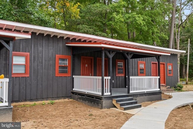 Building Photo - 44600 Tall Timbers Rd Unit B