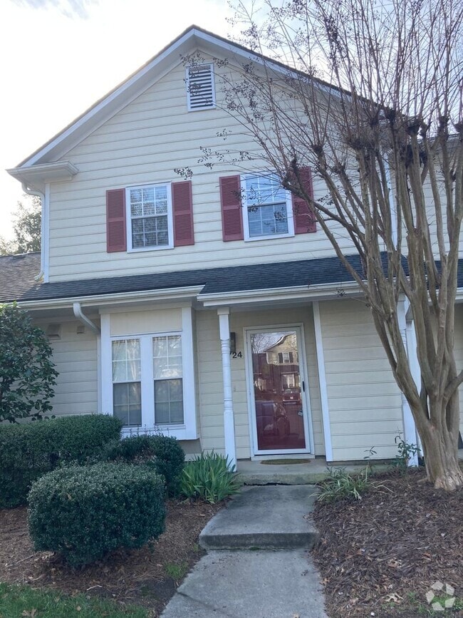 Building Photo - South Charlotte Townhome for Immediate Mov...