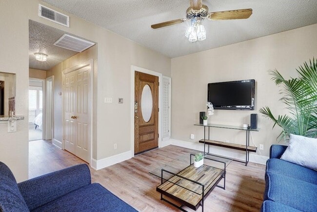 Photo - 3001 Cedar St Unit 204