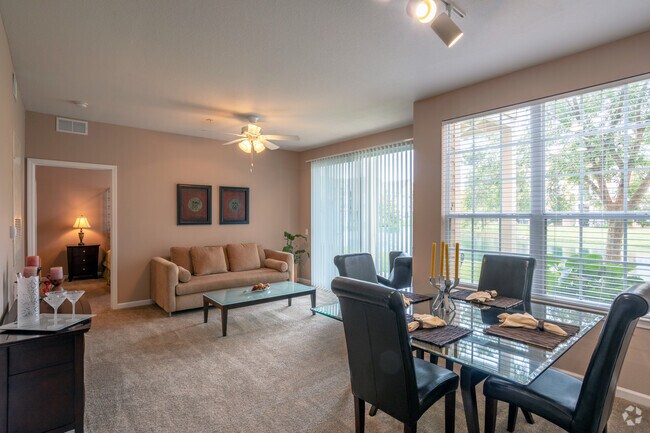 Interior Photo - Village At Southern Oaks Rental