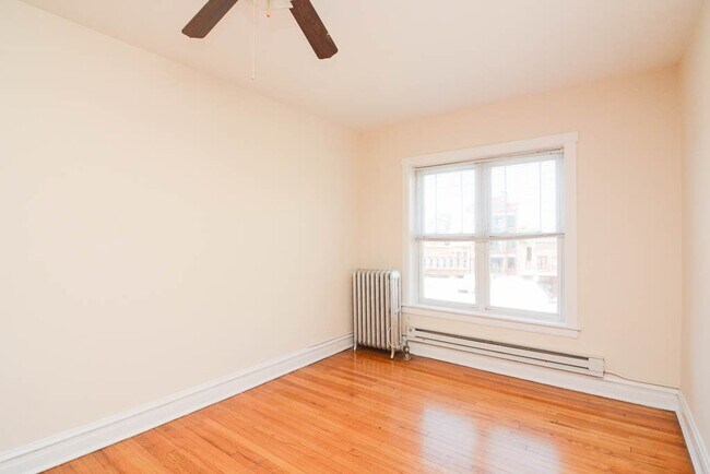 Photo - 958 W Cornelia Ave Unit C4