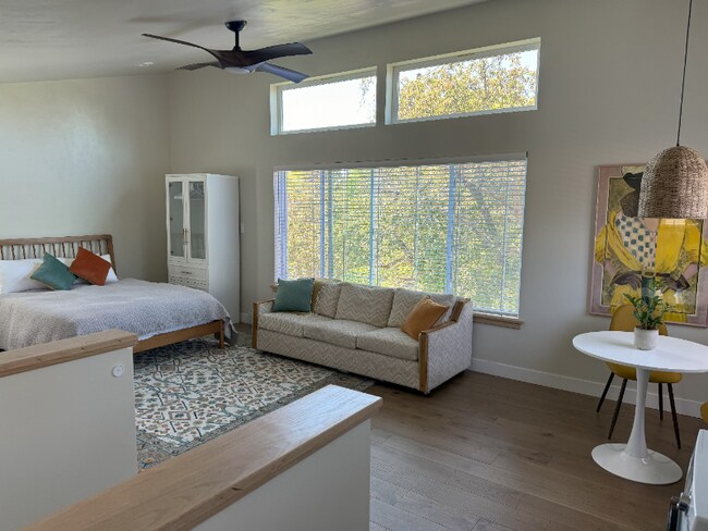 Photo - 727 NE Marshall Ave