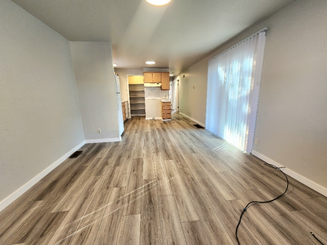 Photo - 510 Moffat St