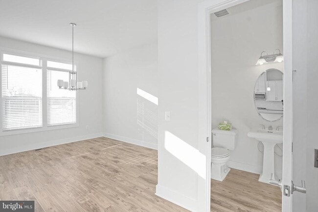 Photo - 44734 Roosevelt Sq