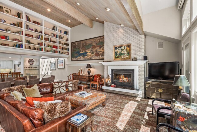 Photo - 123 W Hyman Ave