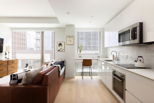 Building Photo - 135 Seaport Blvd Unit 1612