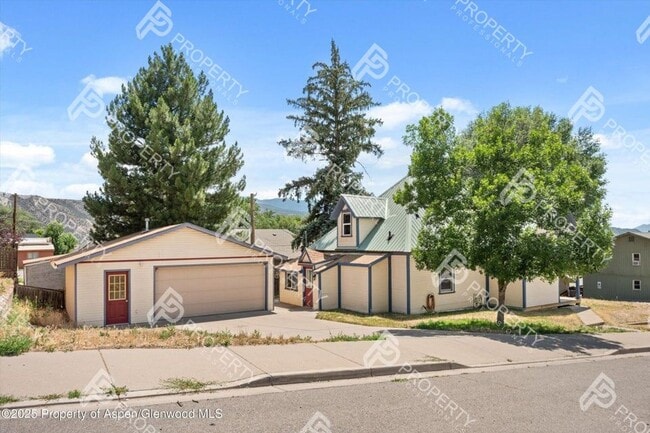 Photo - Charming Single Family Home in Rifle for Rent