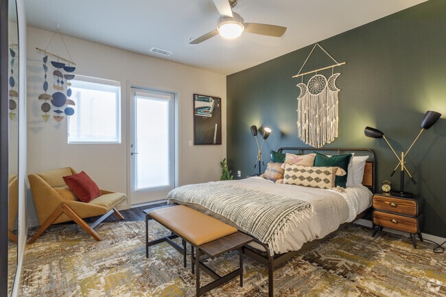 2BR, 2BA - 1,173SF