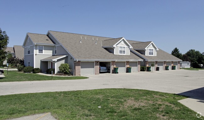 Lake Terrace Apartments - Lake Terrace Apartments