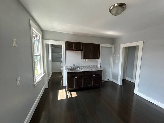 Kitchen - 26 Arlington St Unit 2