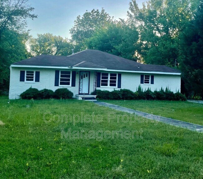 Photo - 3134 Meadow Ln House