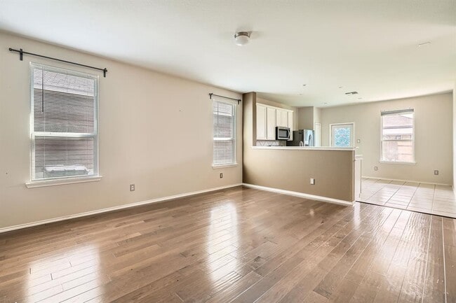 Photo - 183 Eves Necklace Dr.