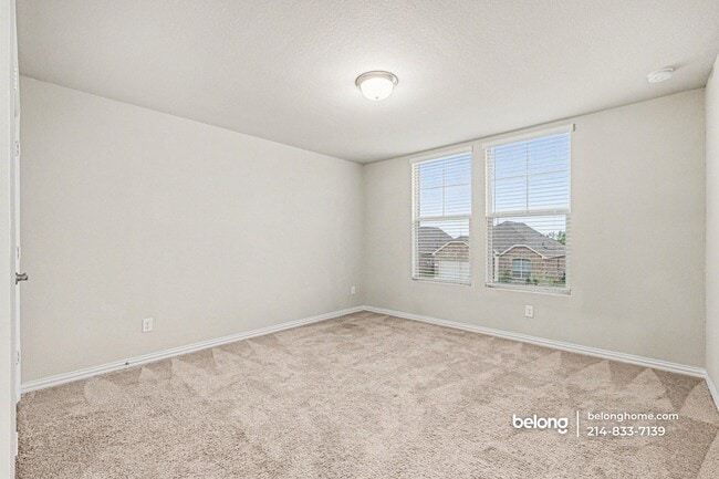 Photo - 3416 Kingsview Dr