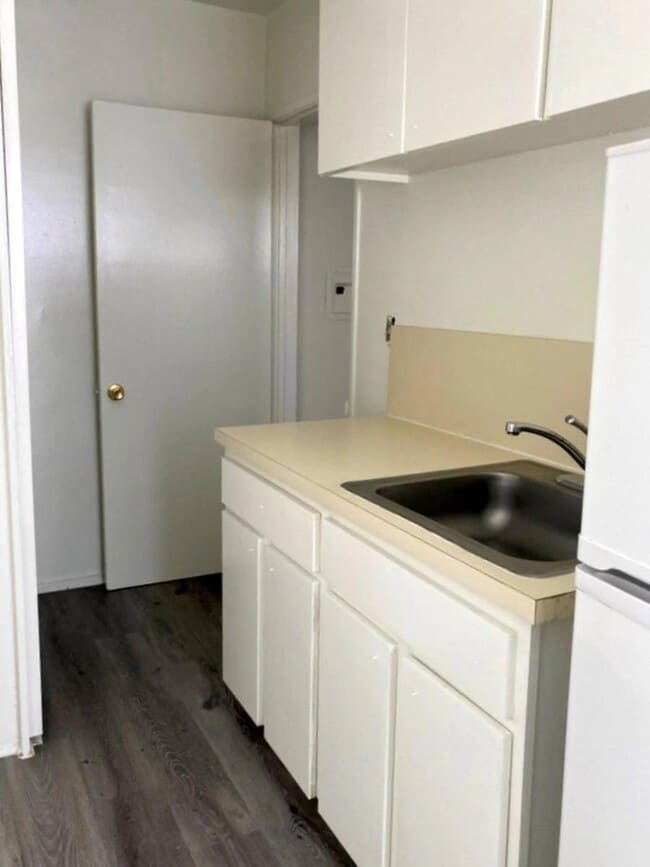 Photo - 1521 Beloit Avenue,