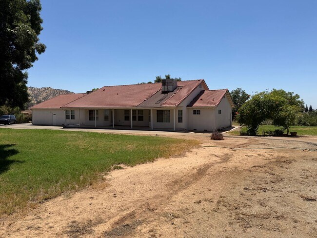 38908 Millwood Dr