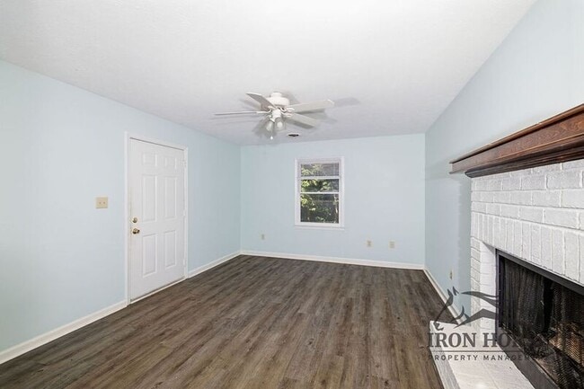 Photo - 126 Greenwood Dr