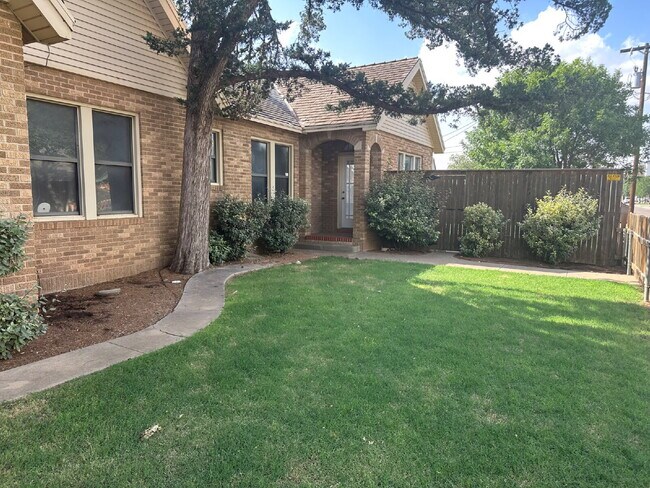 Photo - A Broadway Classic, Just Down the Street from Texas Tech! Unit Front