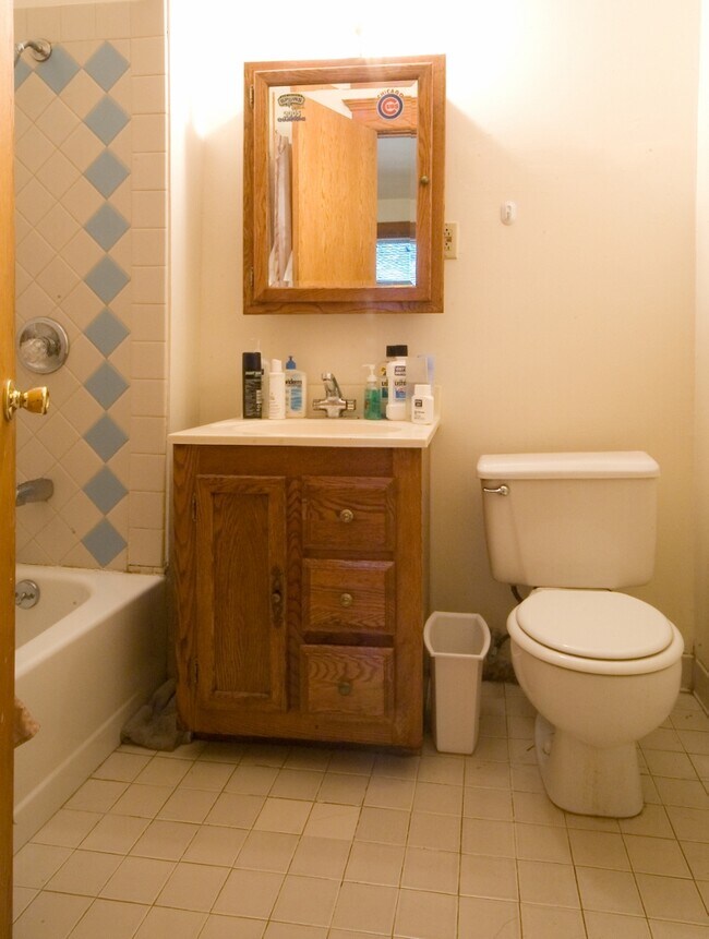 Photo - 848 - 850 Waveland Ave.