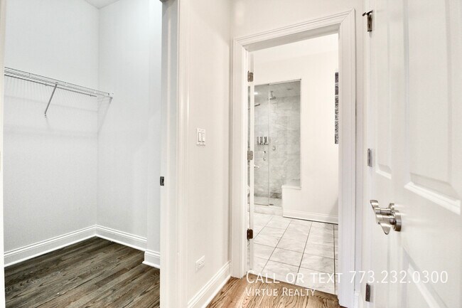 Photo - 216 N Halsted St