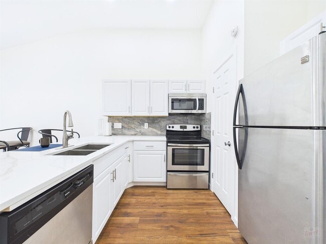 Photo - 2216 San Gabriel St Unit 305