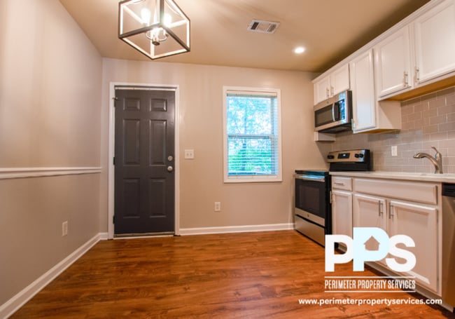 Photo - 2145 Bolton Rd NW