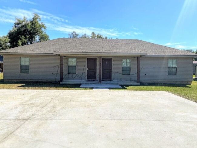 Building Photo - 308 E 1st St Unit A