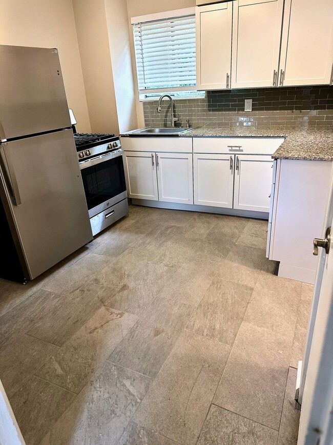 Photo - 1760 Potomac Ave Apartamento Unidad 2