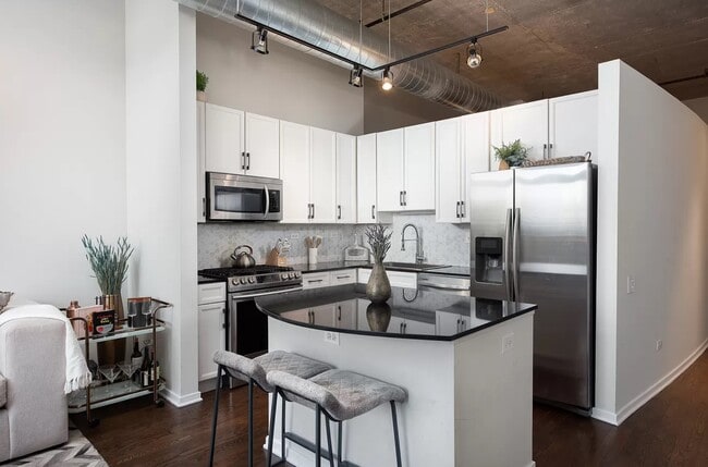 Photo - 519 N Clark St Unit 3c