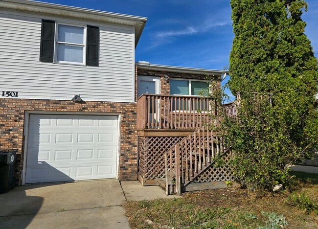 Building Photo - 1501 Northbrook Dr Unit B