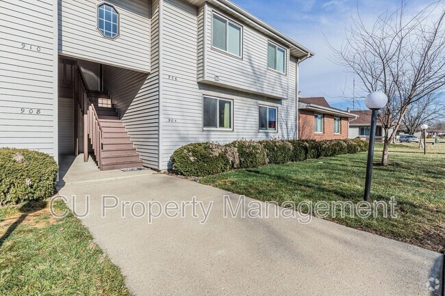 Building Photo - 922 Kara Dr Rental