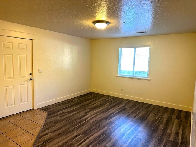 Photo - 580 S Center St