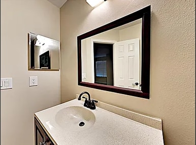 Photo - 637 Greencove Terrace