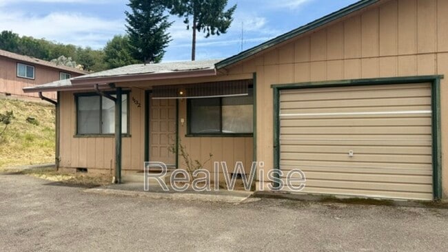 Photo - 1132 NE Barager Ave