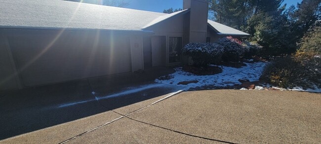 Photo - Unfurnished, 1-year long-term rental