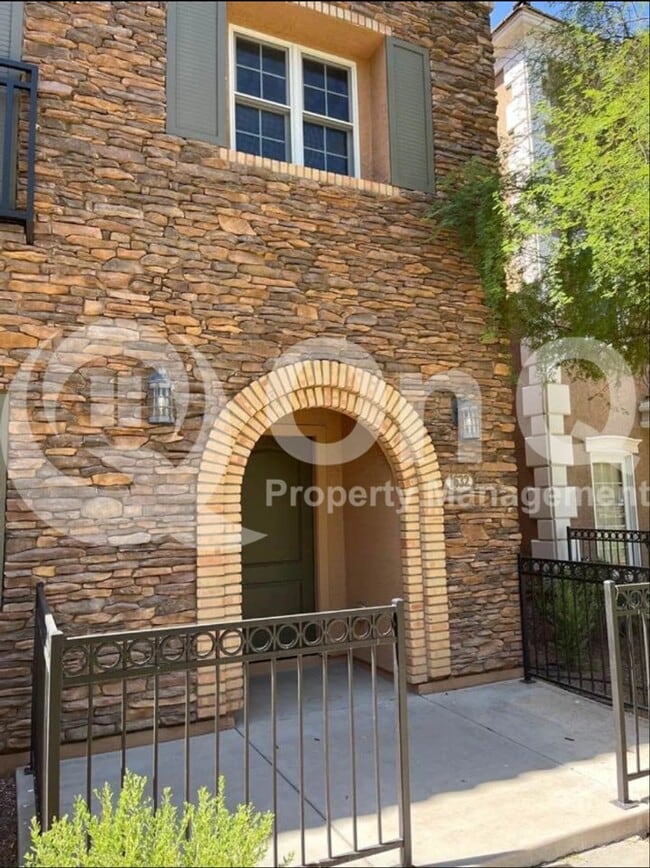 Building Photo - 1632 E Canyon Creek Dr Rental