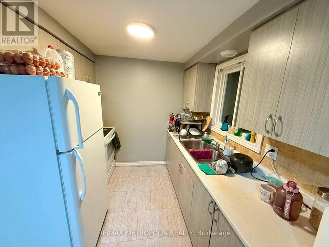 Photo - 152 Woodside Ave