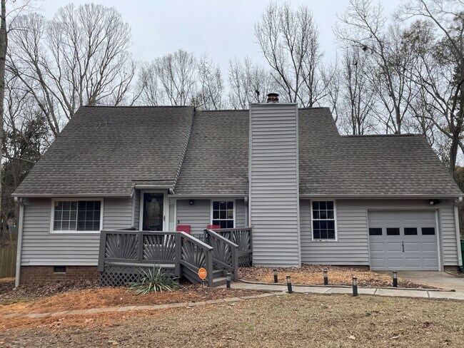 Building Photo - Spacious and modernized 4 bedroom home ful...