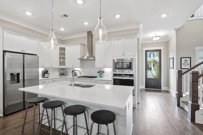 Photo - 2548 Josiah St