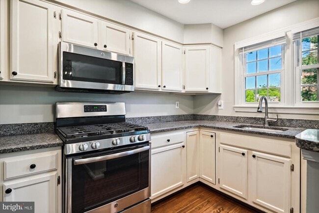 Photo - 1293 Quaker Hill Dr