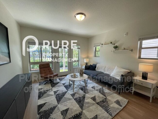 Photo - 22025 NE Halsey St